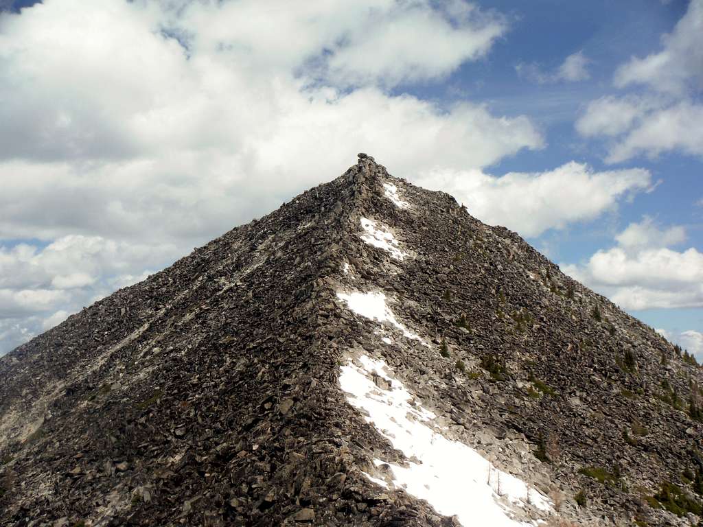 The ridge to Hoodoo Peak