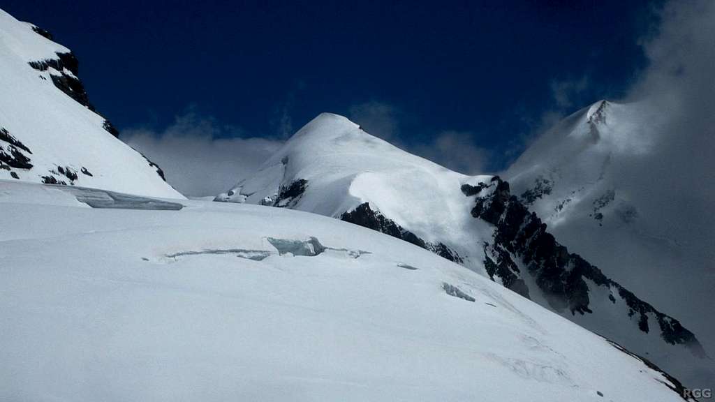 Pollux appearing over a shoulder on the south side of Breithorn