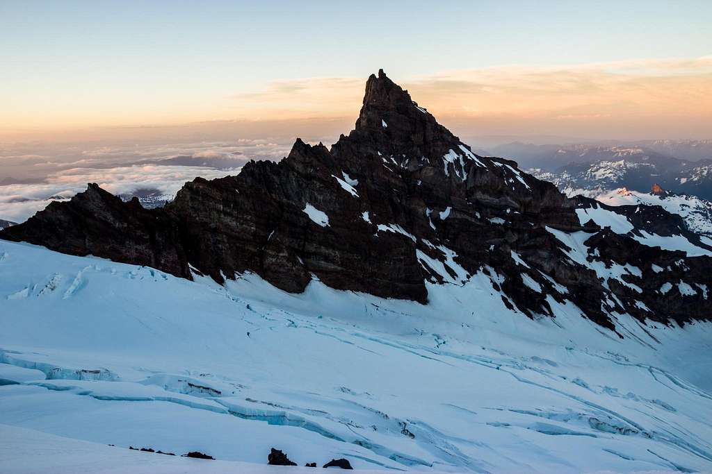 Little Tahoma and the Emmons glacier.