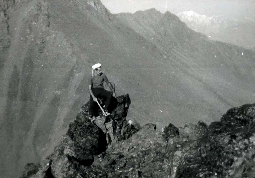 M. Fallère Integrally on the long Northeast Ridge 1974