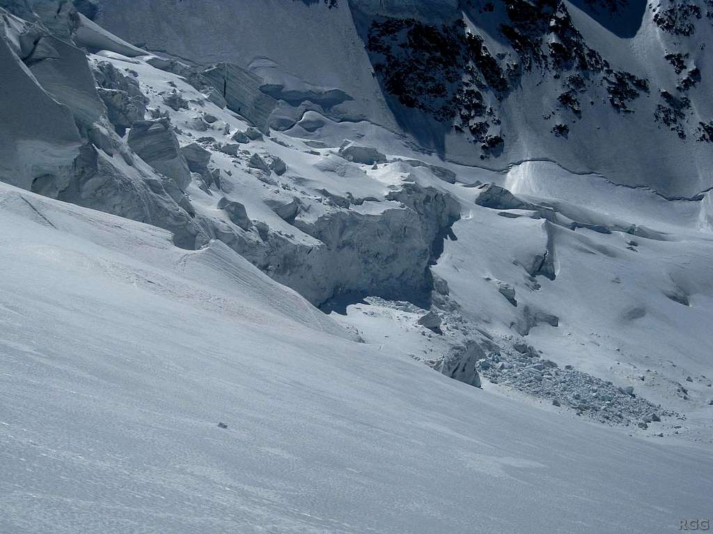 Signs of a recent small avalanche