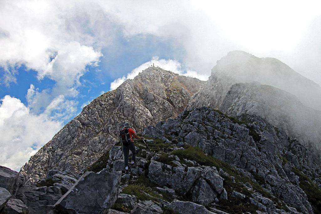 On Storzic summit ridge (W)
