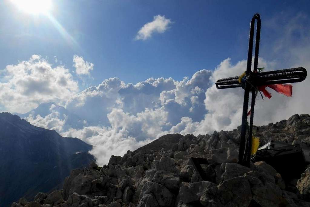 Monte Camicia (2,564m / 8,412ft)