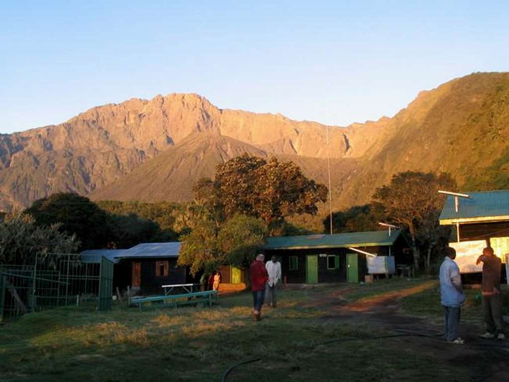 Myriakamba Hut at dawn