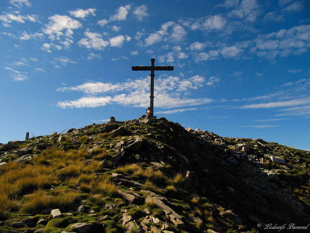 The large summit Cross at 2267 meters