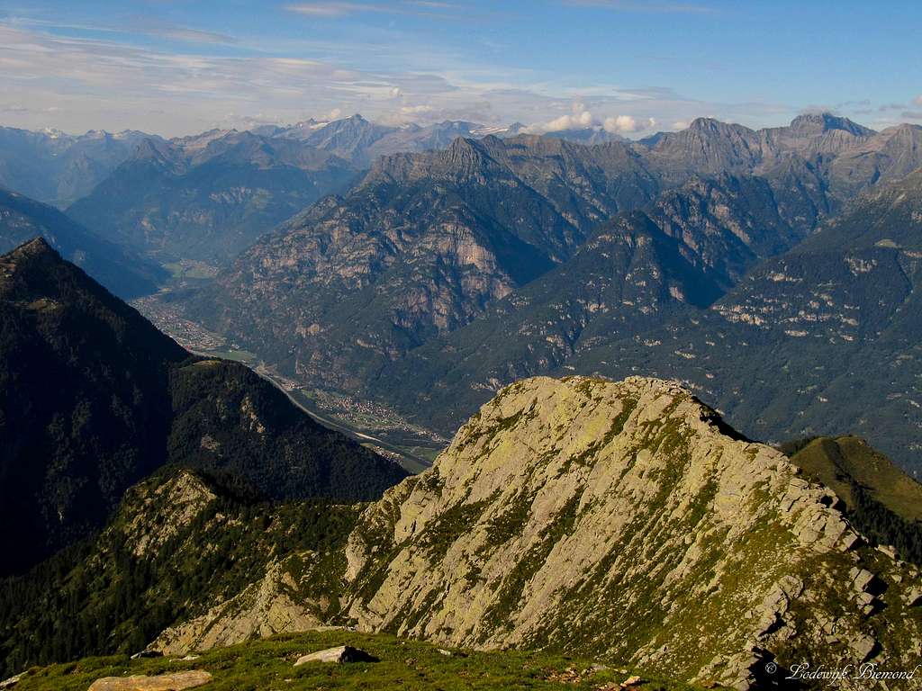 Grand summit veiw towards Rheinwaldhorn and the Leventina valley