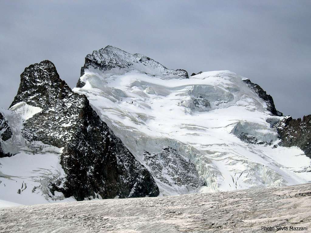 Barre des Ecrins and Dôme de Neige