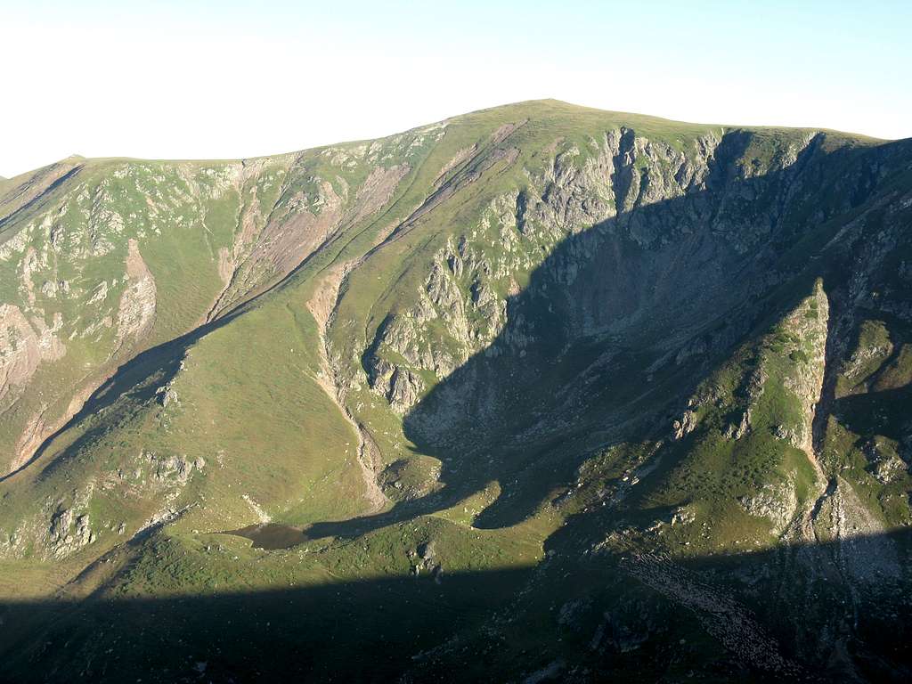 Galbena peak (2194m)