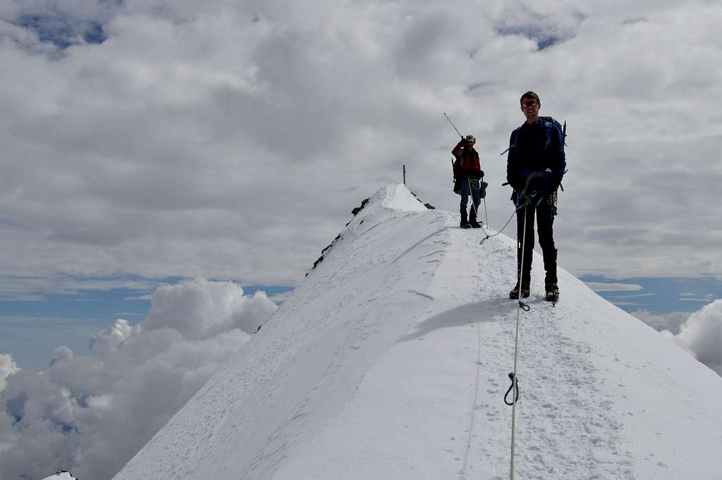 Last steps to summit of Strahlhorn 4190m