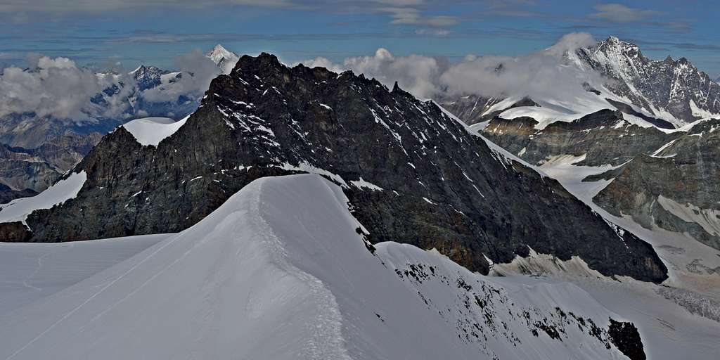 Strahlhorn 4190m summit view