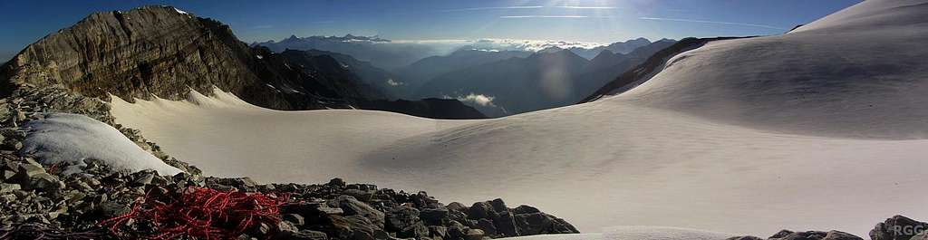 Panorama of Schöllihorn (3500m) and the Abberg Glacier from the Bruneggjoch
