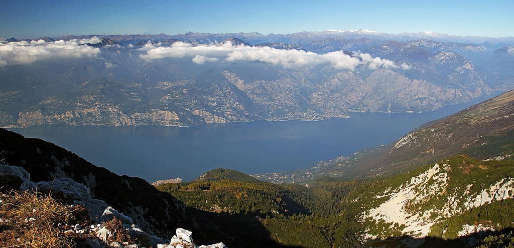 Garda lake from below Cima delle Pozzette