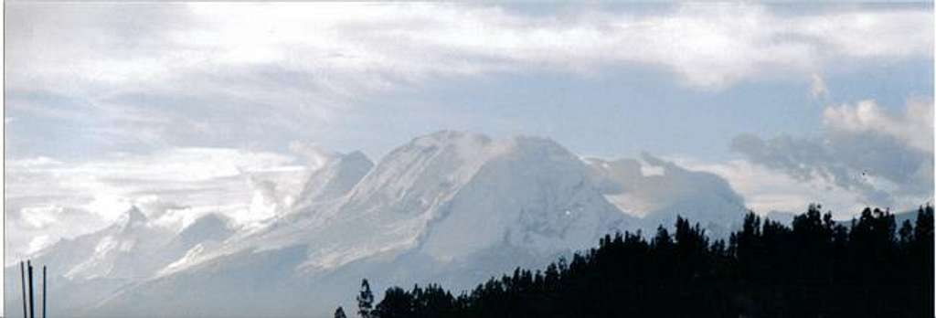 Panoramic view Huascaran...