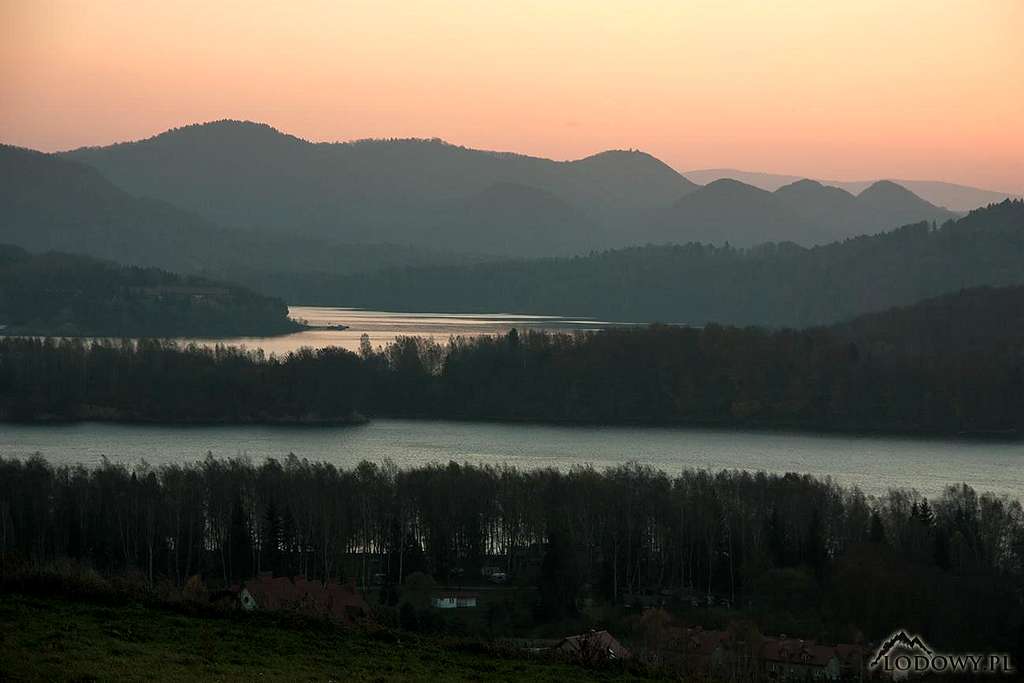 Lake Solina at sunrise