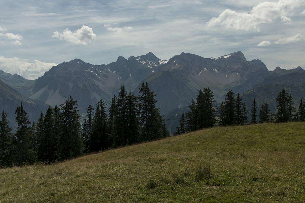 Seekopf (2698m), Zirmenkopf (2806m), Schesaplana (2965m), Wildberg (2788m), Panüelerkopf (2859m)
