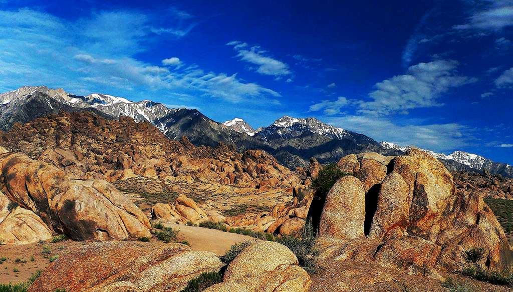 Hlgh Sierra north from the Alabama Hills