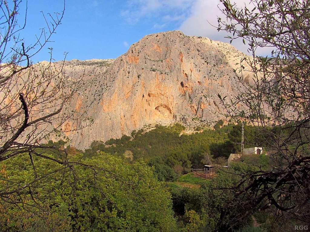 Frontales is dominated by the big Poema cave