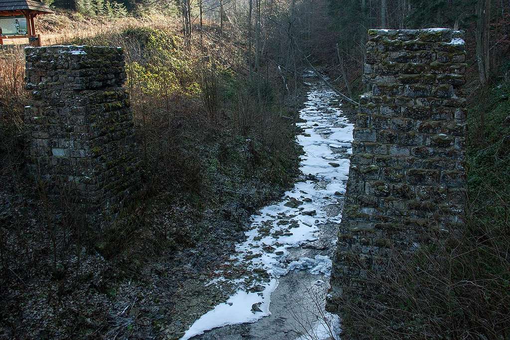 Ruined bridge on Roztoki creek