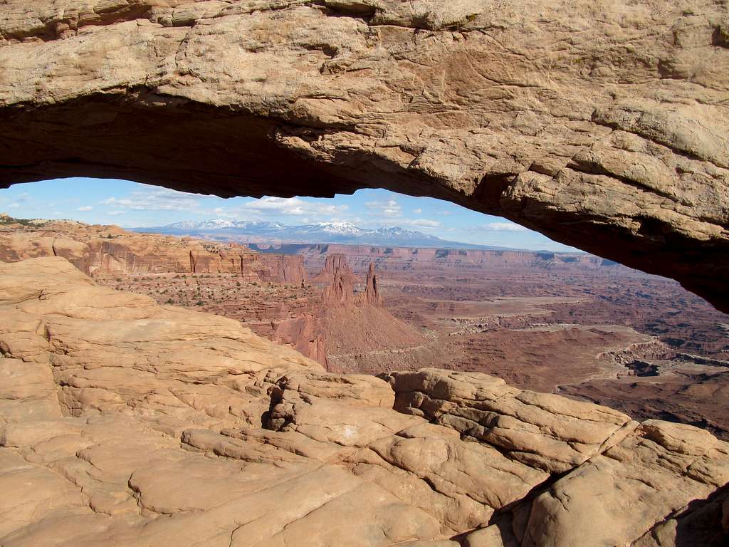 La Sals under Mesa Arch