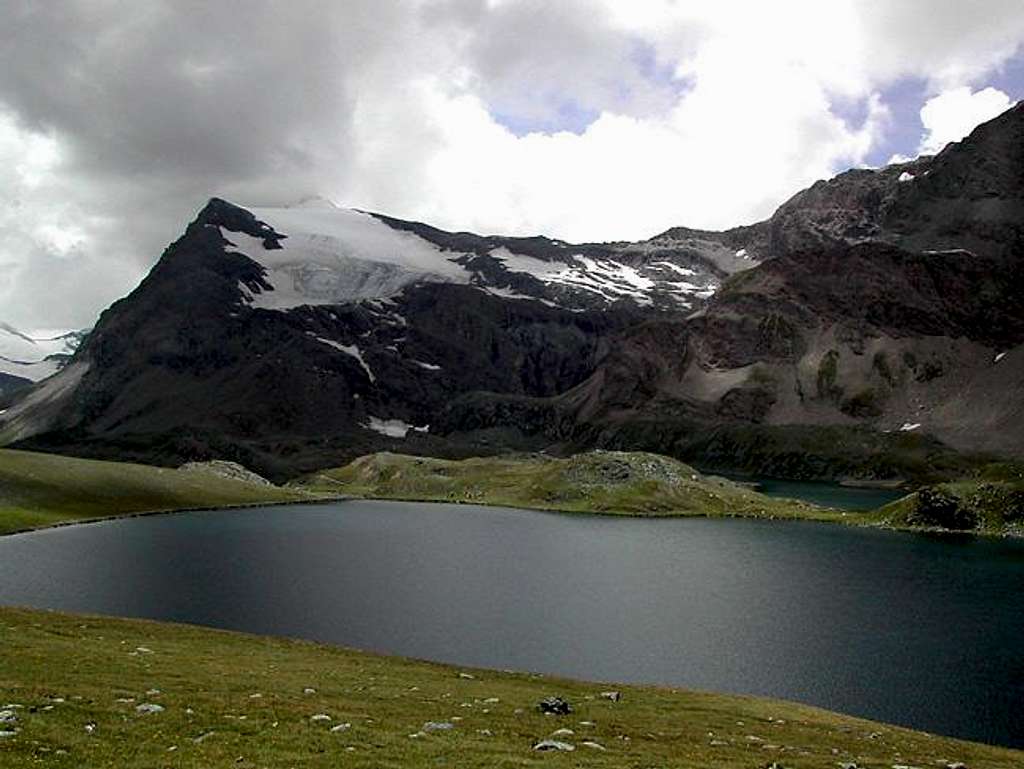 Punta Basei <i>3338m</i>, Basei glacier and Colle Basei <i>3176m</I>; in the foreground Rosset  lake