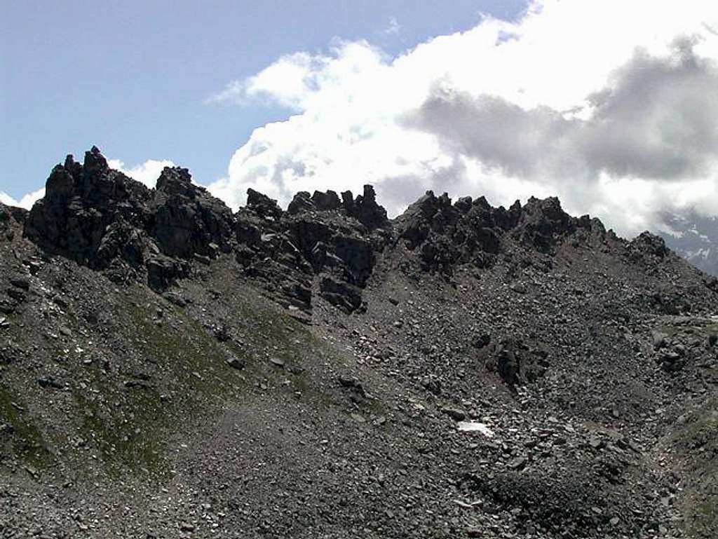 Gran Paradiso GROUP: close view of Rocce del Nivolet <i>2760m</i> from Piani di Rosset