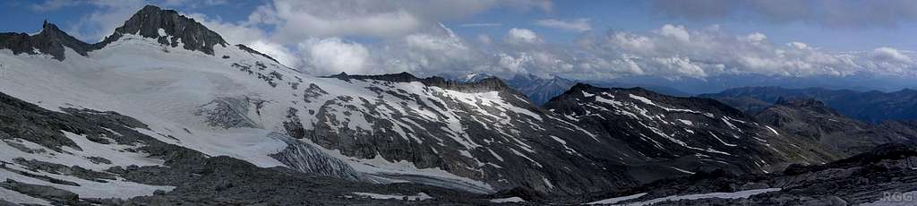 Turnerkamp / Cima di Campo (3420m) with its long south ridge