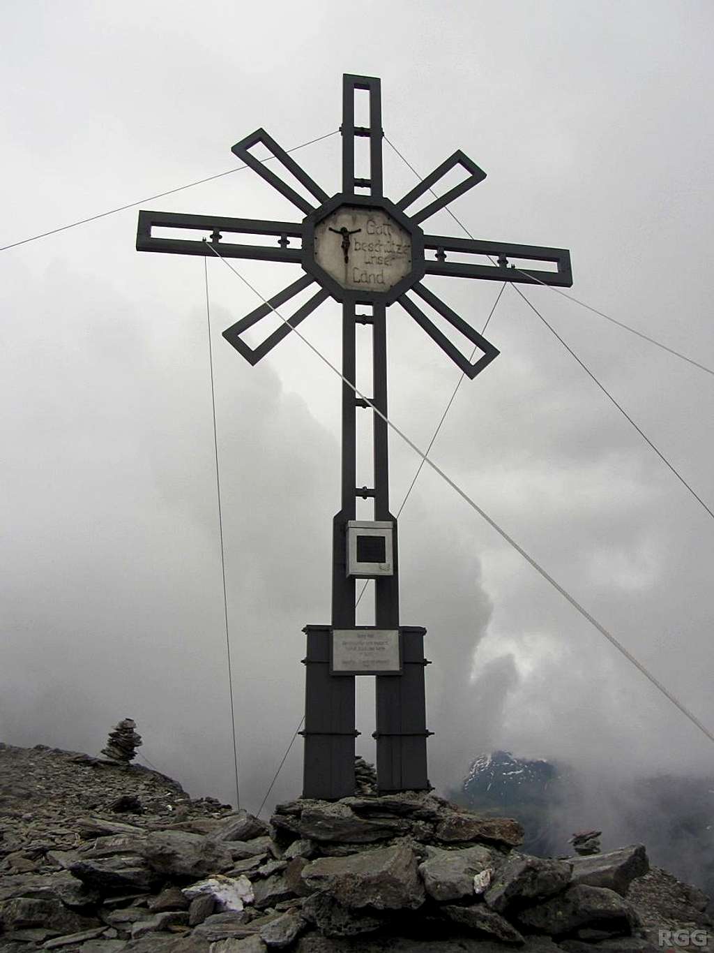 The big Großer Moosstock summit cross