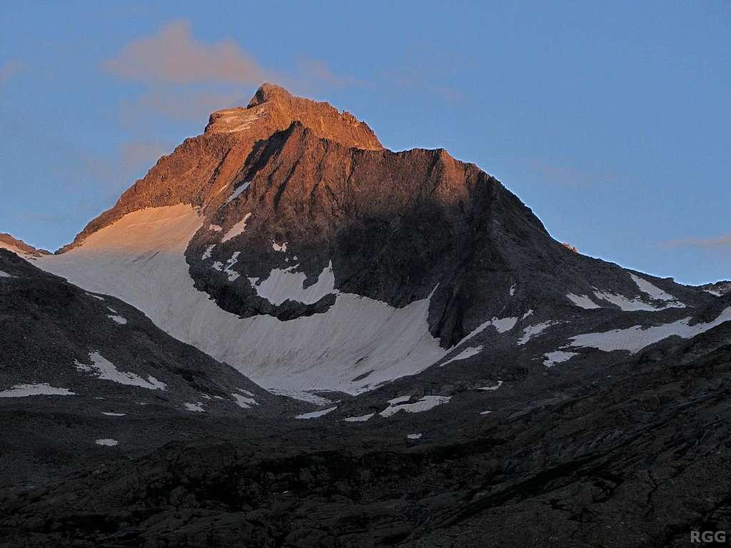 Alpenglow on Wildgall (3273m)