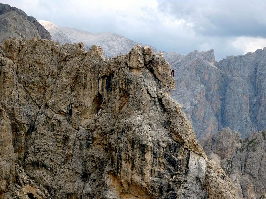 People climbing Croz di S.ta Giuliana S ridge