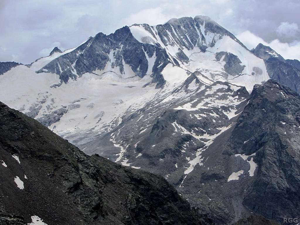 Zooming in on Hochgall, from the saddle between Dreieckspitz and Bärenluegspitz