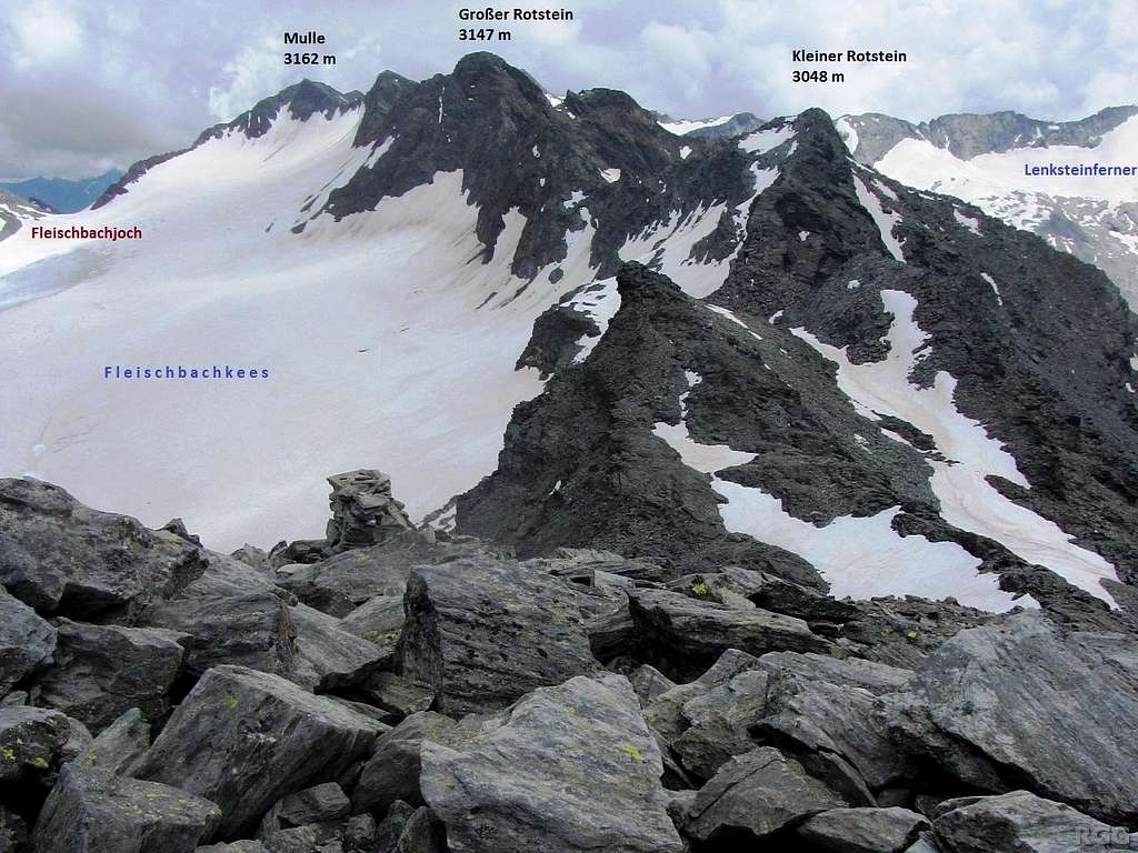 Annotated Dreieckspitz summit view along the southeast ridge