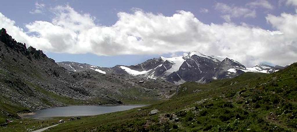 Lago inferiore del Nivolet, Rocce del Nivolet and Colle del Nivolet