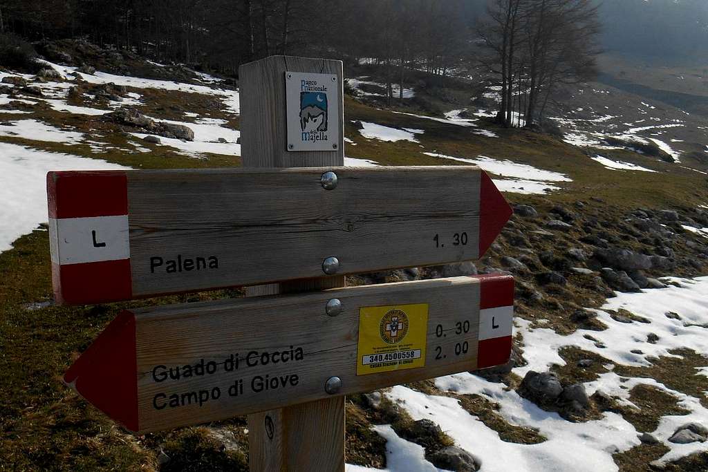 Signposting (trail 'L' - to Guado di Coccia)