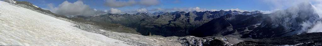 Panoramic view of the northern part of the Rieserferner Group, spanning from the slopes of Schneebiger Nock to Hochgall
