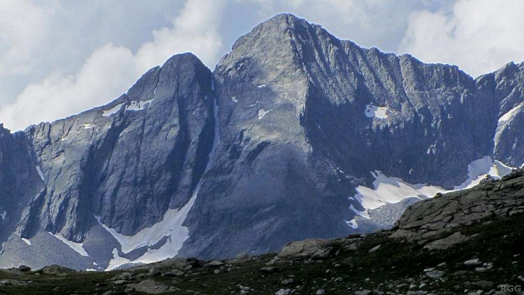 Zooming in on Durreck (3135m) from the southeast
