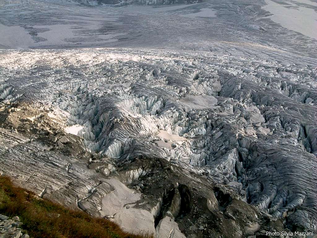 Crevasses on Glacier du Tour seen from Albert I shelter
