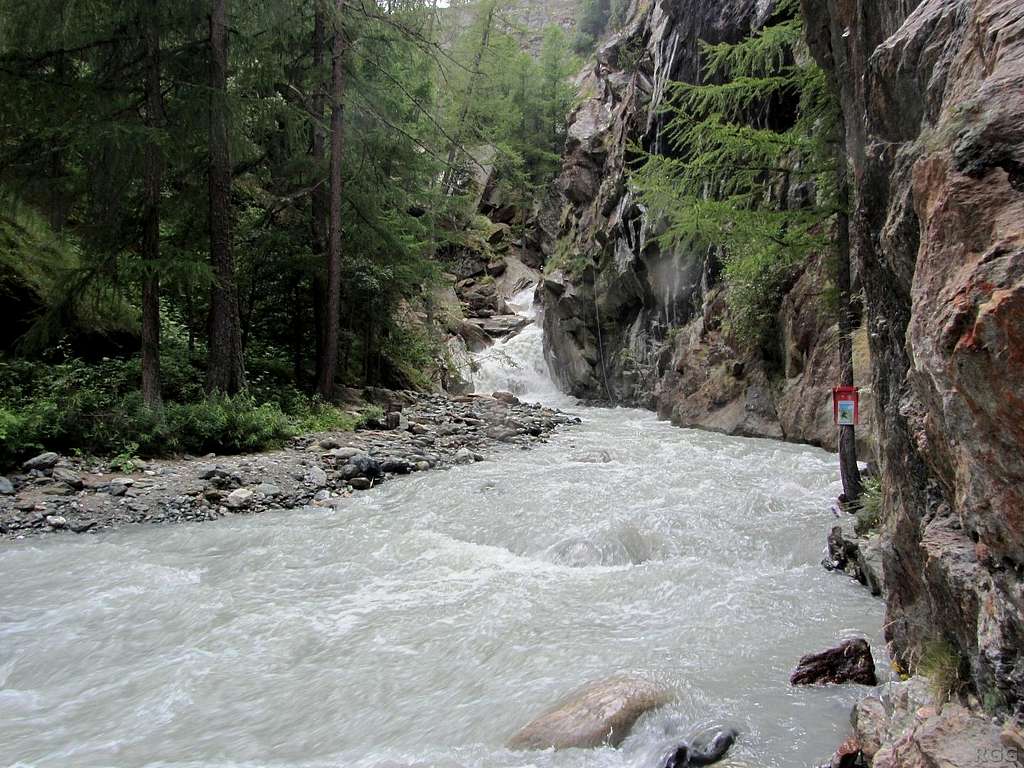 High water down in the Feevispa gorge