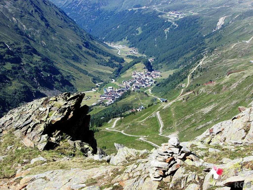 Obergurgl from the slopes of Hangerer