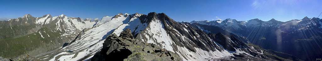 Hangerer summit panorama