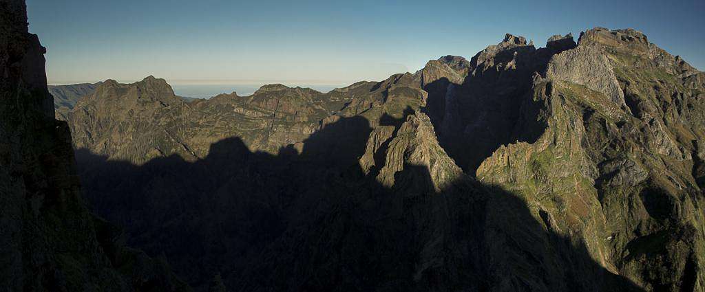 Pico Jorge (1699m), Pico Cascado (1725m), Pico Eirinhas (1648m), Pico das Torres (1852m)
