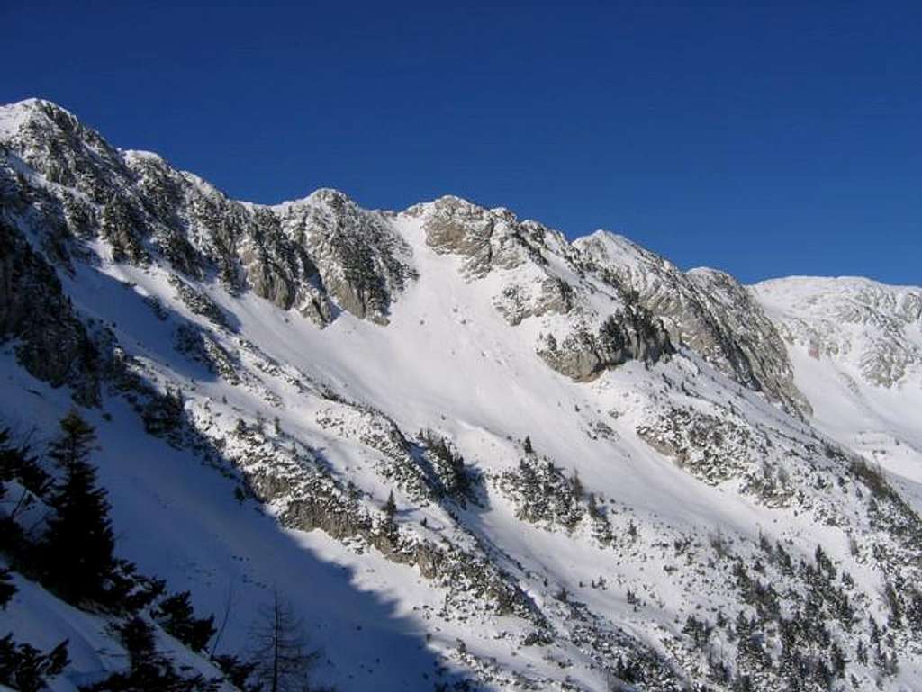 The ridge of Jez in Winter...