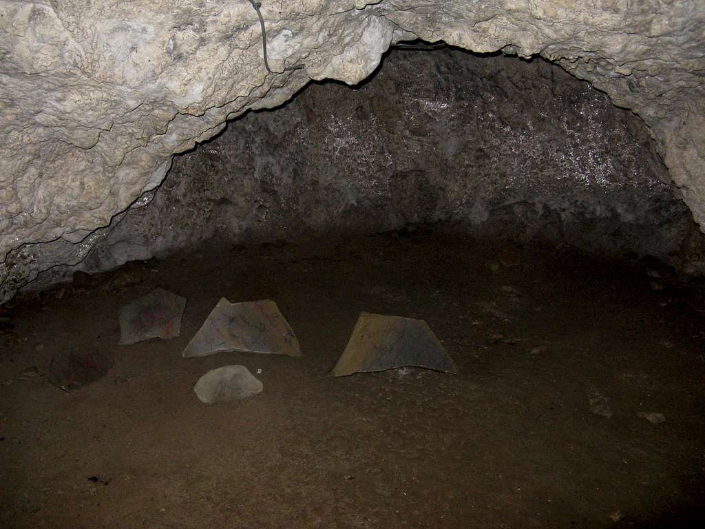Dâmbovicioara cavern