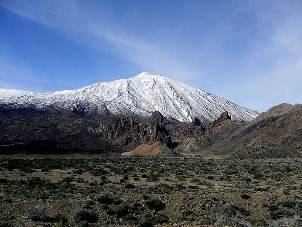 Teide with nice snow cover...