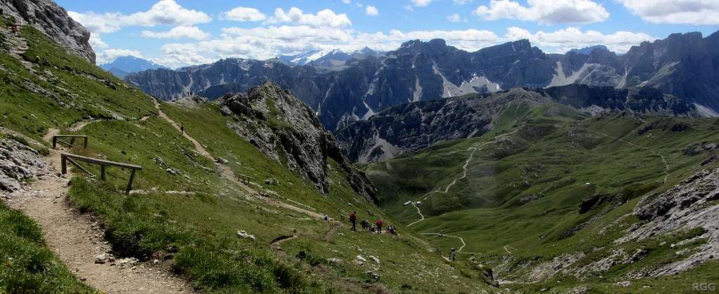 Puez panorama from the Peitlerkofel trail