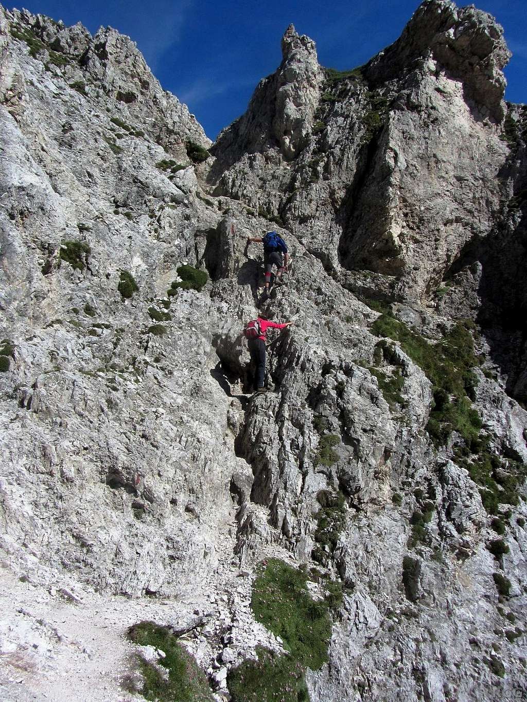 A couple of scramblers on the Günther Messner Steig