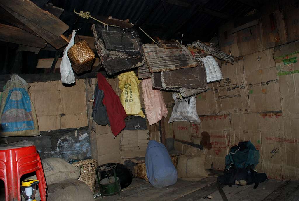 Trekker's hut - this is where Manasi wanted to sleep!