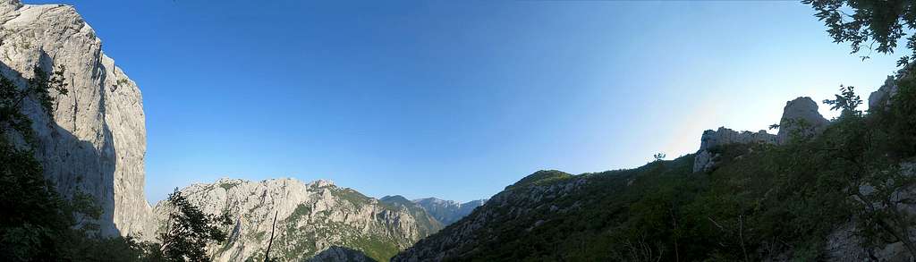 Panorama with wall of Anica Kuk on the left