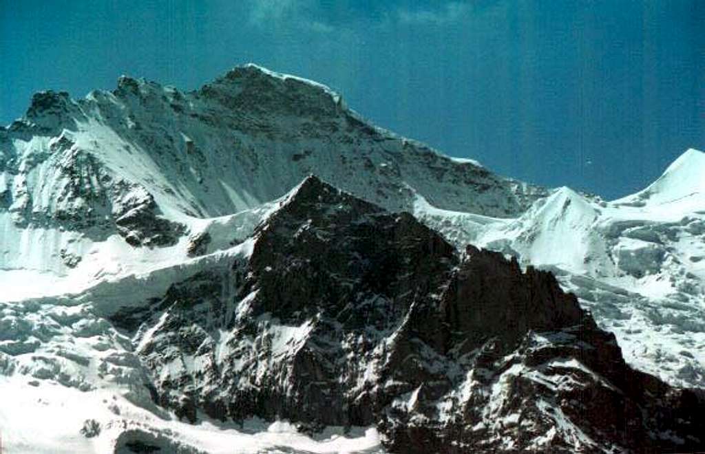 Jungfrau
April 2000
