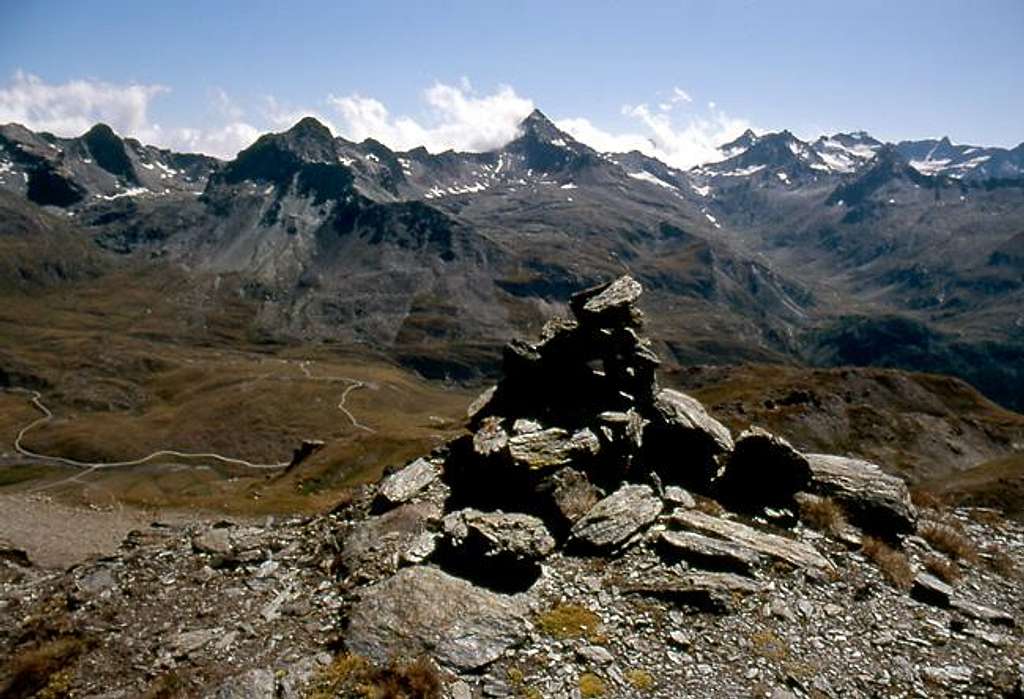 Southwards view from Col des Invergneux  <br>of the  facing Gran Paradiso Group valleys