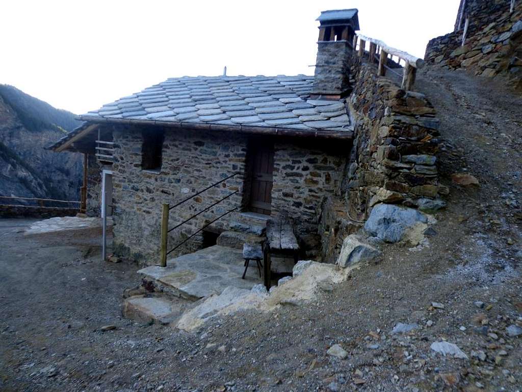 Area/ b (paths) Old Miners table & new House 2015